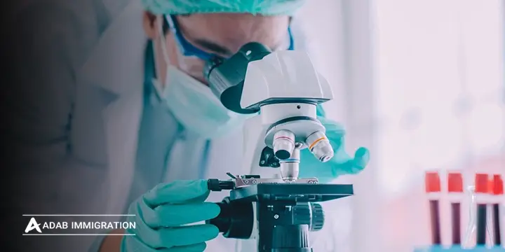 تحصیل رشته زیست شناسی در کانادا